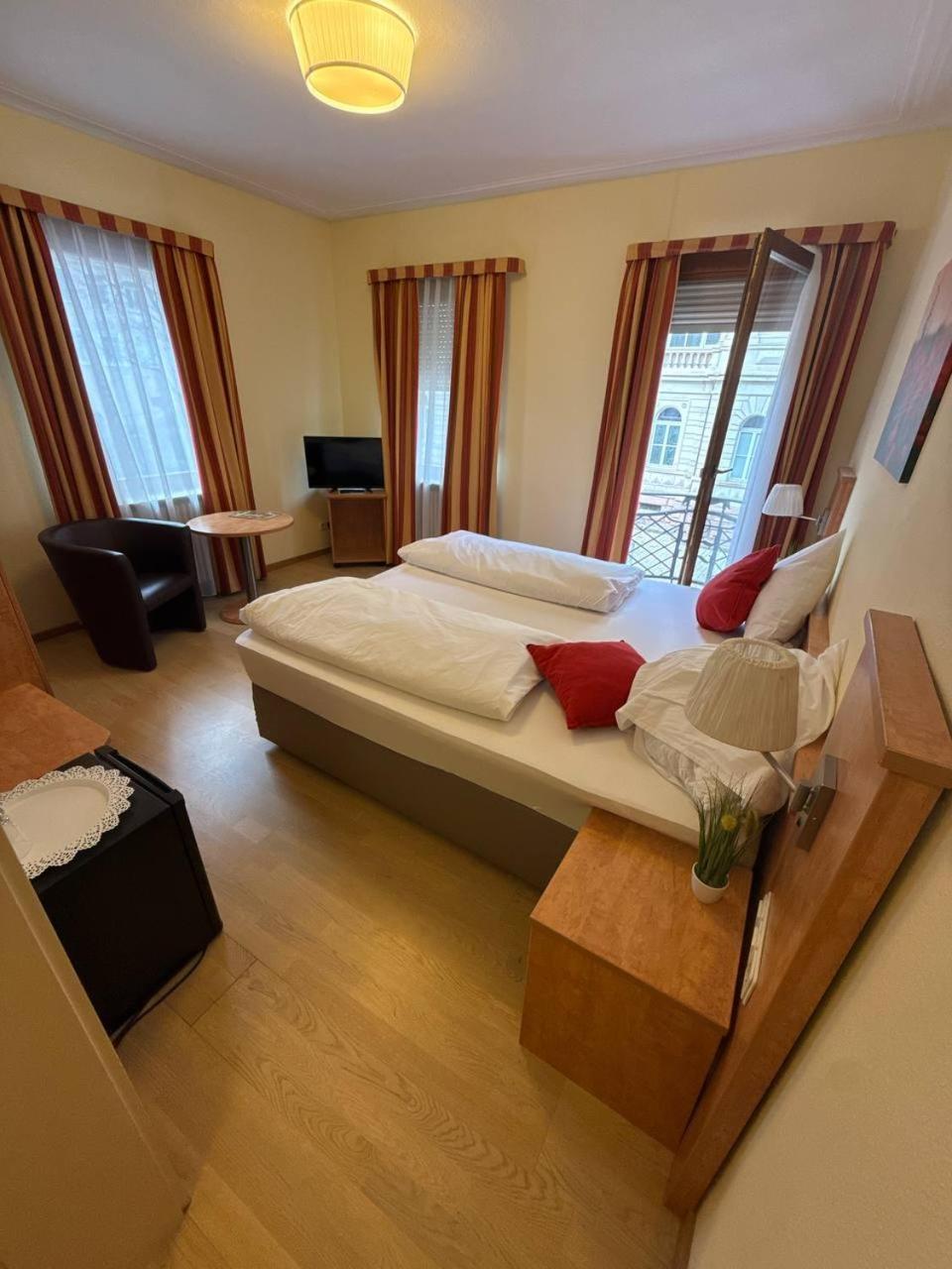 באדן-באדן Hotel Bischoff מראה חיצוני תמונה